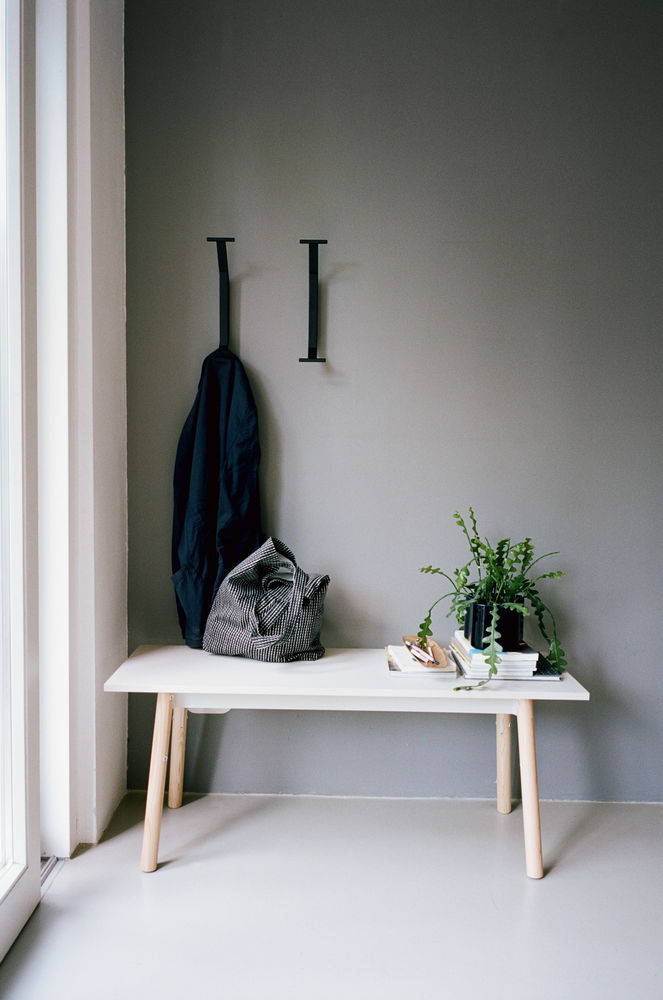 Kaari Wall Hook - Black/Black