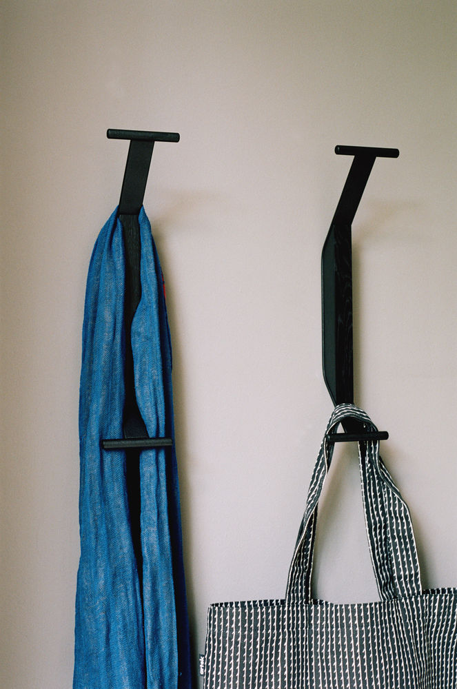 Kaari Wall Hook - Black/Black