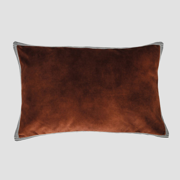 Manade Cushion - 40 x 60cm