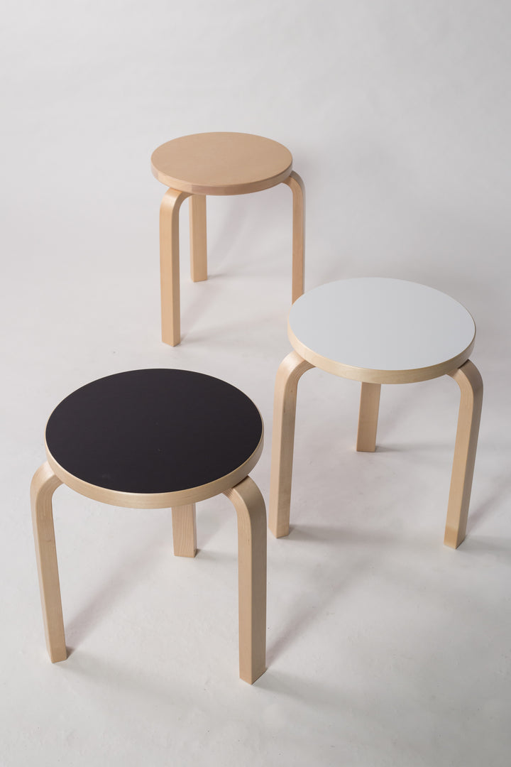 60 Stool - White